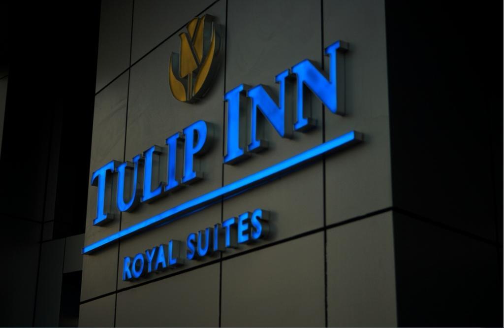 Tulip Inn Royal Suites Adschman Exterior foto